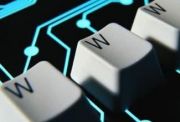 Romanilor le place netul! Numarul gospodariilor cu acces la Internet s-a triplat!