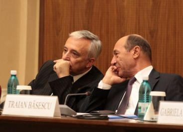 Presedintele catre guvernatorul BNR: Vad ca intariti leul zi de zi ! VIDEO!