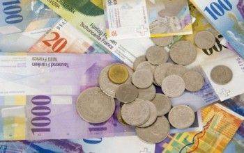 Masuri fara precedent ale Elvetiei pentru calmarea francului