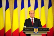 Basescu: Nu mai platim alocatiile daca parintii nu-si scolarizeaza copiii