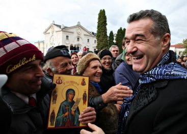 Gigi Becali nu mai e spart la punga! Vezi cum i-a apostrofat pe cersetori! VIDEO