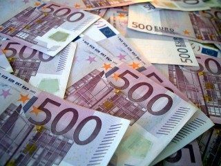 Parlamentarii au castigat un sfert de miliard de euro din afaceri cu statul! VIDEO