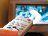 
	Cat costa si cum functioneaza televiziunea prin internet?
