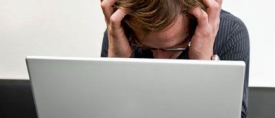 Atentie la ce descarci de pe internet! Un nou virus informatic se ascunde in spatele unei felicitari electronice!