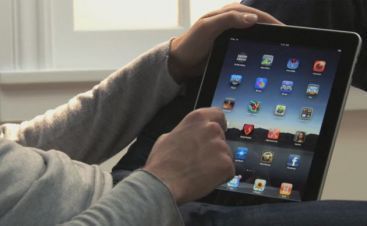 Apple a inceput deja productia iPad 2! Vezi aici ce dotari are!