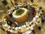Pana unde au mers bancherii cu comisioanele: daca depui 5 lei in contul curent, nu mai ai ce sa retragi