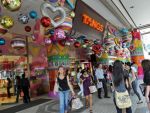 La ei se poate! Oficialii guvernului din Singapore isi recompenseaza locuitorii pentru cresterea economica!