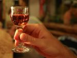 Cum vor bulgarii sa iasa din criza cu ajutorul hellip; rachiului din struguri!