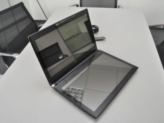 ICONIA, un laptop cu 2 ecrane fara tastatura! GALERIE FOTO