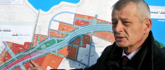 Oprescu face autostrada suspendata cu chinezii! O companie din Beijing, interesata de proiect