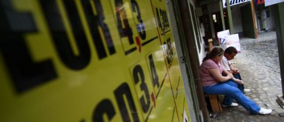 Cursul a ajuns la 4,18 lei/euro, recordul ultimelor 10 luni