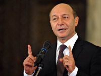 
	Basescu catre investitorii arabi: Daca vreti sa vedeti Romania, sa nu mergeti pe sosele
