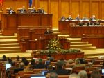 Opozitia a prezentat in Parlament motiunea de cenzura impotriva Codului Muncii