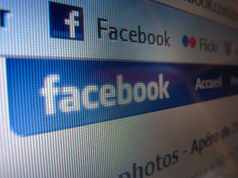 Facebook sterge 20.000 de profiluri zilnic