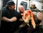 Cum poti sa iei bataie la metrou daca te joci de-a Star Wars pe 1 aprilie. Vedeti aici topul farselor de vineri