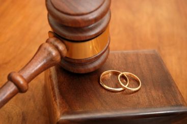 Vrei sa divortezi? Mai gandeste-te: te-ar putea costa 10.000 de lei VIDEO