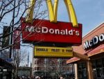 McDonald s angajeaza 50.000 de persoane intr-o zi
