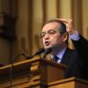 Boc fenteaza iar Parlamentul. Isi angajeaza raspunderea pe legea salariilor profesorilor si Codul de Dialog Social VIDEO
