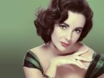 Bijuteriile, rochiile si tablourile lui Elizabeth Taylor, scoase la licitatie