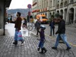 Elvetia nu mai vrea imigranti. In special, romani si bulgari