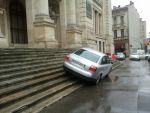 Cum se parcheaza mai nou masina in Bucuresti! SUPER GALERIE FOTO