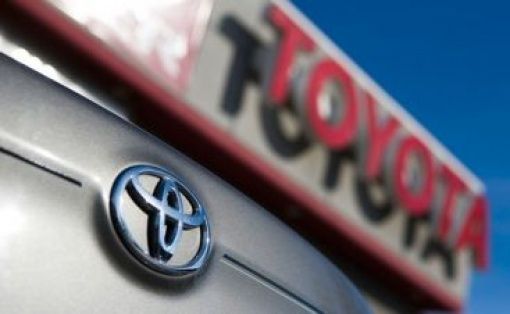 Probleme in industria auto din cauza Japoniei. Toyota reduce la jumatate productia din luna mai, Dacia o sisteaza doua saptamani
