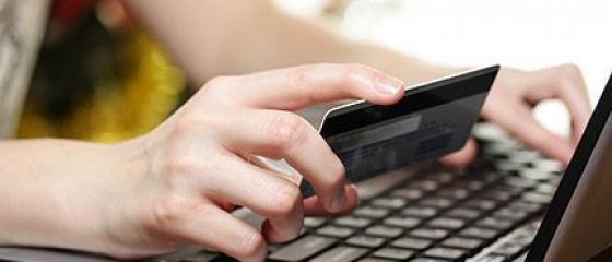 Vanatoare online de megareduceri: Unde gasesti DISCOUNTURI DE 80-90% tot timpul si la orice?