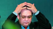 Cat costa tunsoarea lui Boc. Vezi cum se pregateste premierul de Paste