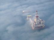 La pescuit de petrol in tara lui Putin. Cum se extrage aurul negru din Marea Caspica cu o platforma de 1 mld. dolari