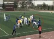 VIDEO / Un fotbalist a fost suspendat pe VIATA din fotbal! Vezi gestul EXTREM de violent!