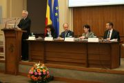 Isarescu: Schimbarea tintei de aderare la euro ar fi dus la amanarea reformelor