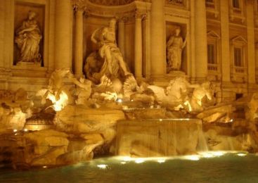 Vagabonzii italieni mituiesc politistii ca sa-i lase sa fure banii din Fontana di Trevi VIDEO