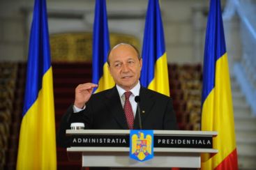 Basescu: Am iesit din recesiune, nu si din criza VIDEO