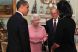 
	Ea este COOL: Regina Elizabeth a II-a trece de la iPod la iPad
