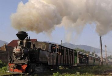 Vrei un hotel inedit? Cazeaza-te in tren! Vezi ce idee au avut niste germani in Maramures VIDEO