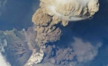 Islanda: vulcanul Grimsvotn a erupt. Norul de fum a atins 20 km inaltime. Ce se intampla cu zborurile?