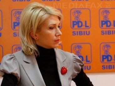 Deputatul Raluca Turcan: Fac eforturi financiare ca sa imi iau haine si genti scumpe VIDEO