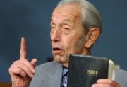 Lectie de marketing cu profetul Harold Camping. Cum a castigat pastorul american peste 100 mil. $ prezicand Apocalipsa