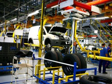 Ford a asamblat la Craiova primele prototipuri B-Max realizate in Romania. VIDEO