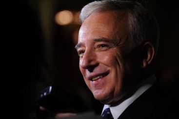 Isarescu: Aveti incredere in moneda noastra. Un curs de 4 lei/euro, mai realist decat unul de 4,7
