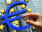 Financial Times: Statele din Europa de Est amana adoptarea euro. Ce crede presedintele Basescu
