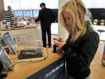 Dominatia Nokia ia sfarsit dupa 15 ani. Apple si Samsung, vinovate de prabusirea gigantului finlandez