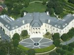 Cea mai scumpa casa din SUA, construita de Aaron Spelling, a fost cumparata de un model de 22 de ani