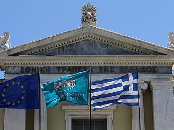 FT: Subsidiarele romanesti finanteaza deja bancile-mama din Grecia. Romania ar putea accesa banii din acordul de precautie cu FMI