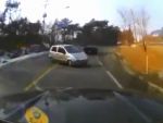 Dauna totala. Un Matiz se face praf dupa un accident violent. VIDEO