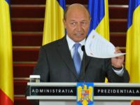 
	Basescu spune ca nu va renunta la eliminarea prezumtiei dobandirii licite a averii din Constitutie
