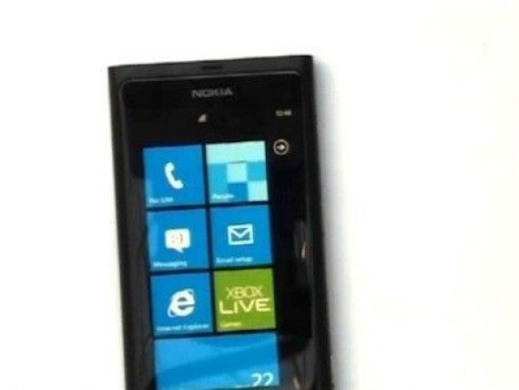 Primul telefon Nokia cu Windows. Imagini confidentiale. VIDEO