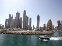 
	Un hotel de cinci stele din Dubai vrea sa angajeze 40 de romani. Vezi aici ce posturi sunt disponibile si unde trebuie depus CV-ul
