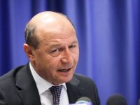 
	Basescu: Nu consider reorganizarea un subiect abandonat, gasim in septembrie o solutie
