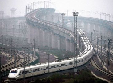 Noul tren de mare viteza: faci 1.300 de kilometri in cinci ore VIDEO